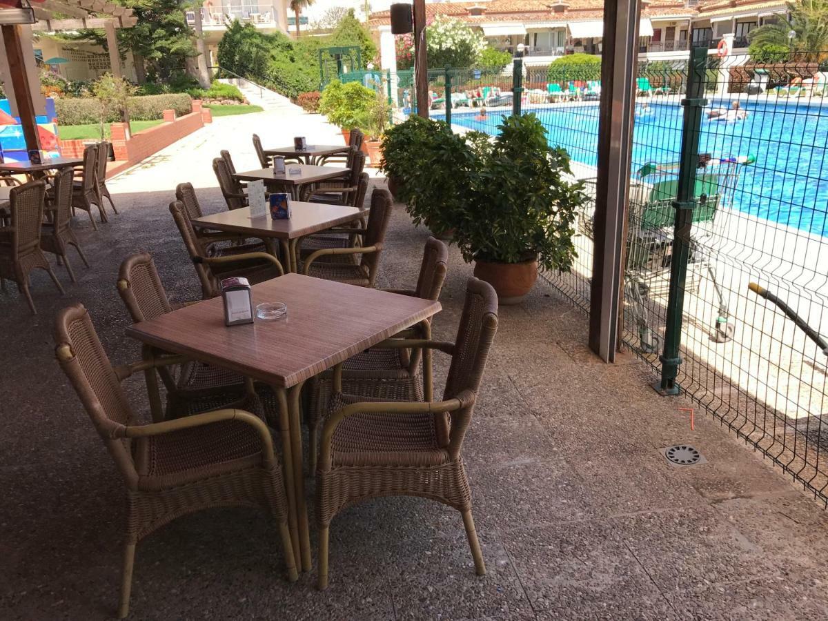 Carihuela Park Palace - Cocasa Apartment Torremolinos Bagian luar foto